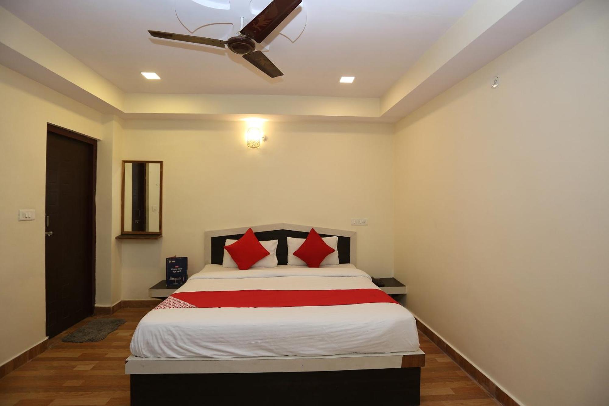 Hotel Oyo Shivam Near Sahara Ganj Mall Lucknow