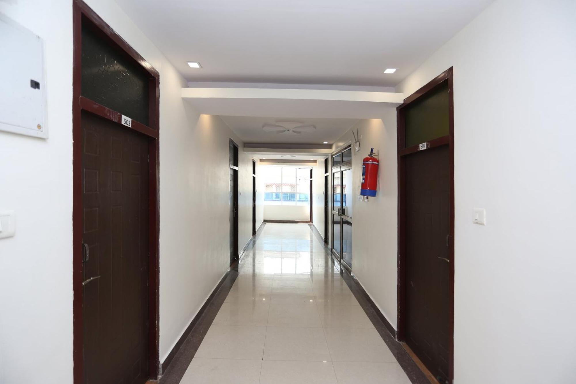 Oyo Shivam Near Sahara Ganj Mall